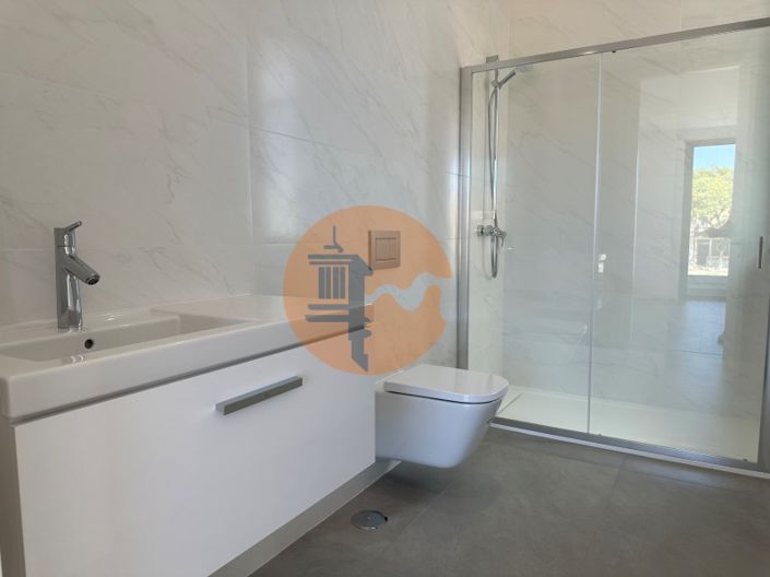 Image No.42-3 Bed House for sale