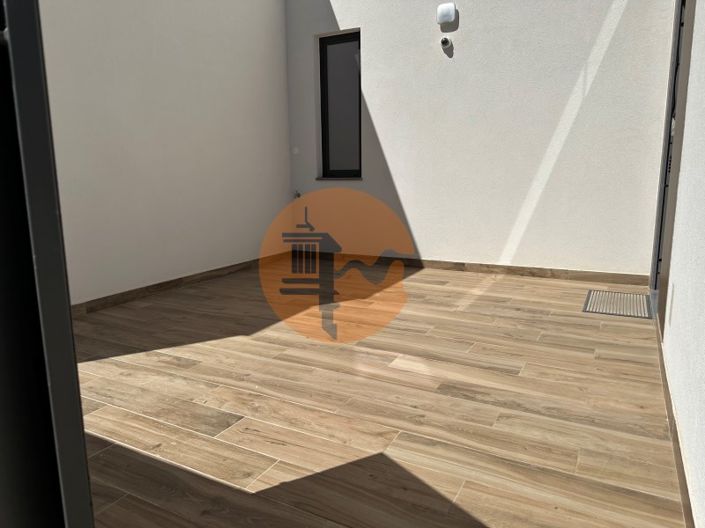 Image No.58-3 Bed House for sale