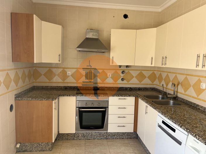 Image No.18-3 Bed Apartment for sale