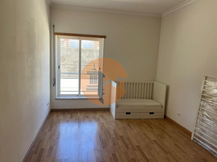 Image No.25-3 Bed Apartment for sale