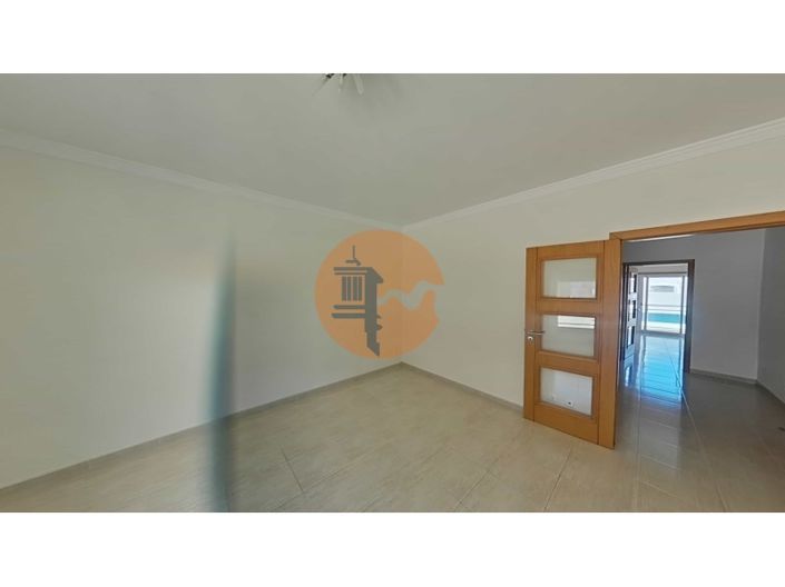 Image No.54-3 Bed Apartment for sale