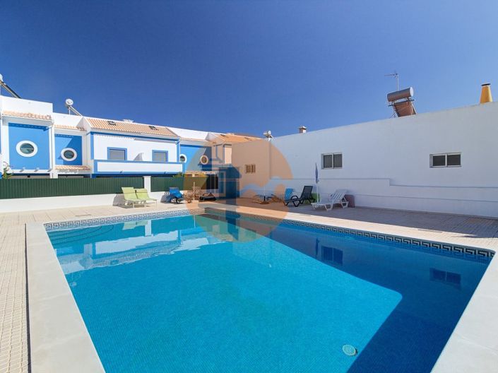 Image No.1-3 Bed House for sale