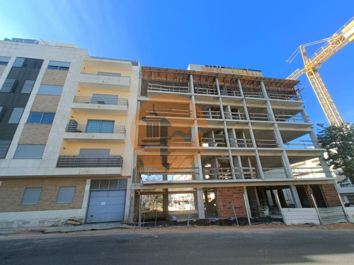 Image No.18-3 Bed Apartment for sale