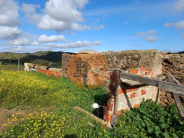 Image No.12-3 Bed Commercial for sale