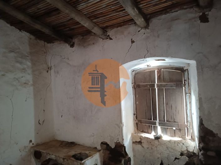 Image No.40-3 Bed Commercial for sale