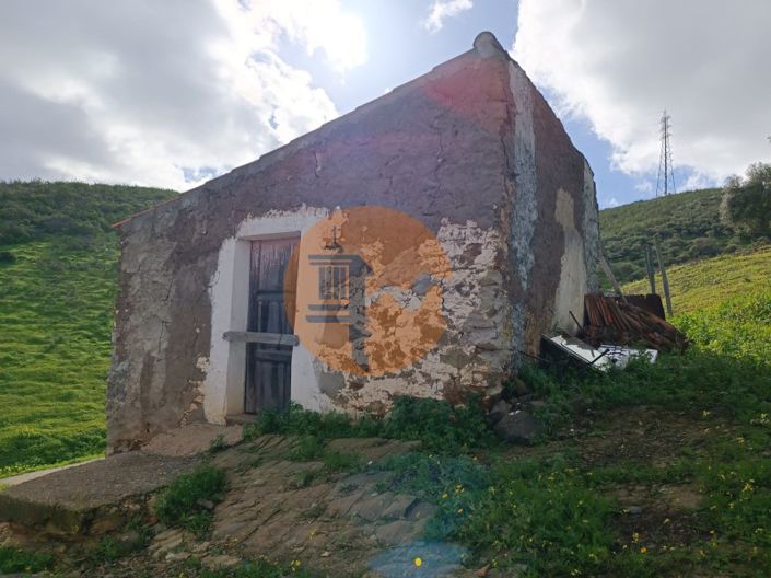 Image No.41-3 Bed Commercial for sale