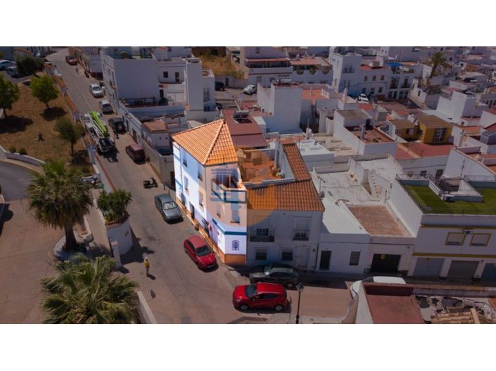 Image No.1-3 Bed House for sale