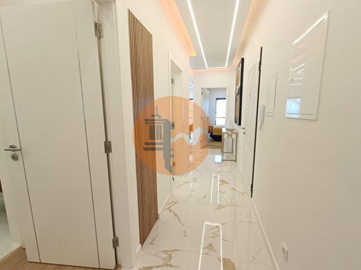 Image No.8-3 Bed Apartment for sale