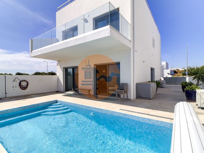 Image No.1-3 Bed House for sale