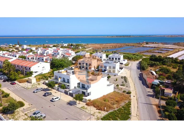 Image No.1-3 Bed House for sale