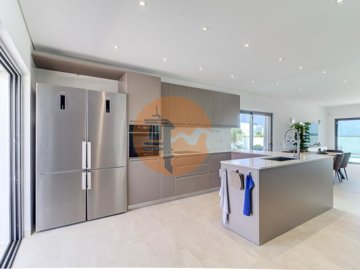 id931e8701-0000-0500-0000-000016074c90