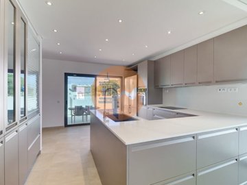 id931e8701-0000-0500-0000-000016074c98