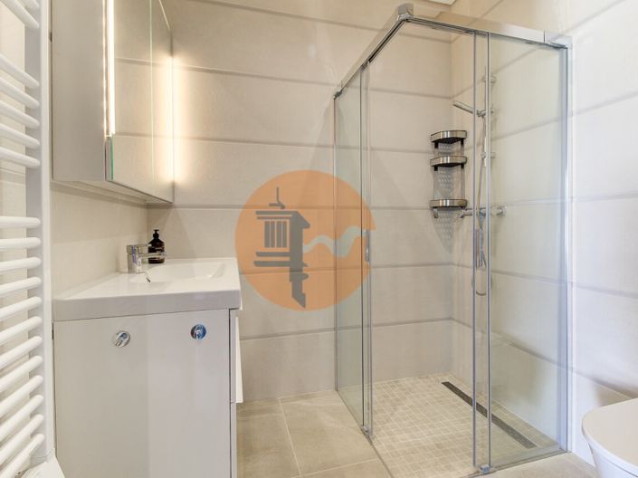 Image No.16-3 Bed House for sale