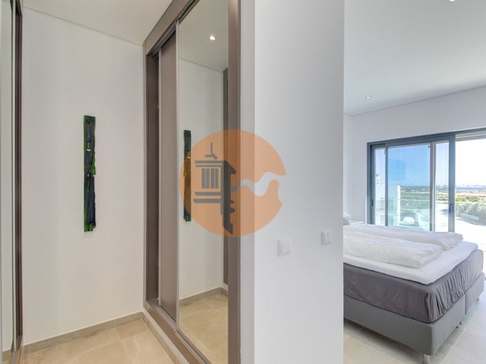 Image No.24-3 Bed House for sale