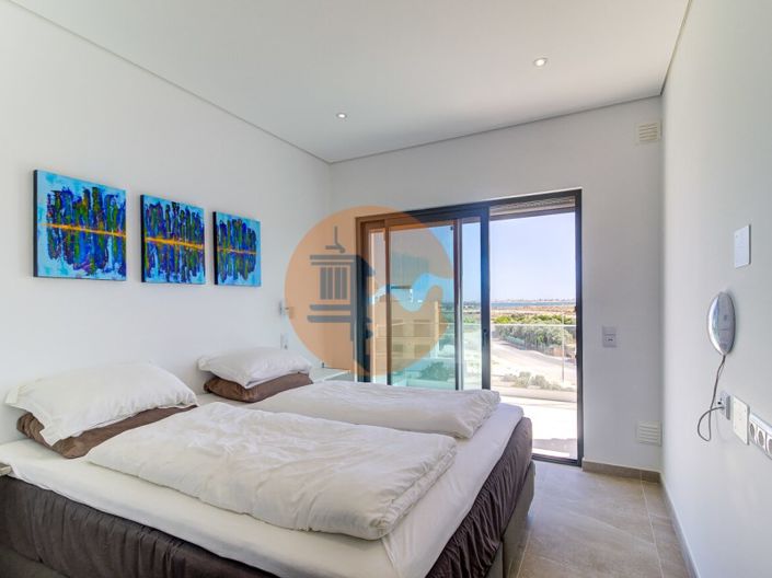 Image No.26-3 Bed House for sale