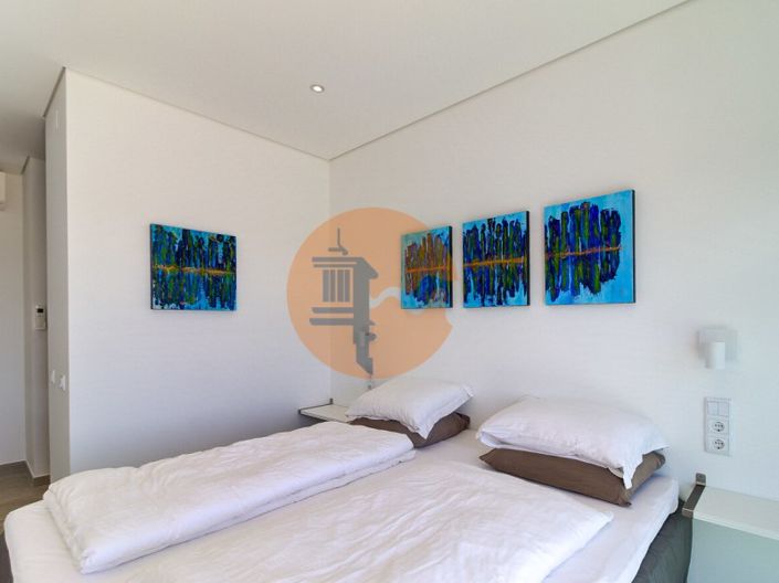 Image No.28-3 Bed House for sale