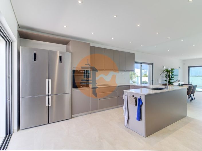 Image No.3-3 Bed House for sale