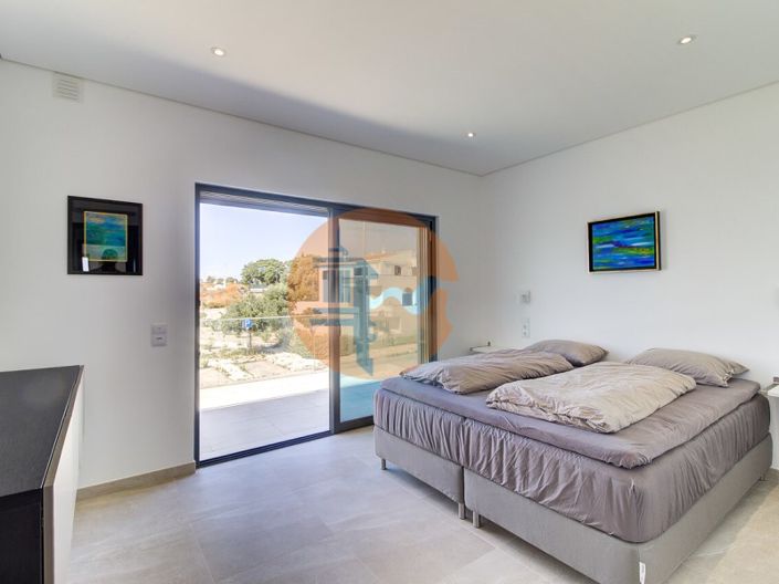 Image No.31-3 Bed House for sale