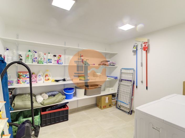 Image No.37-3 Bed House for sale