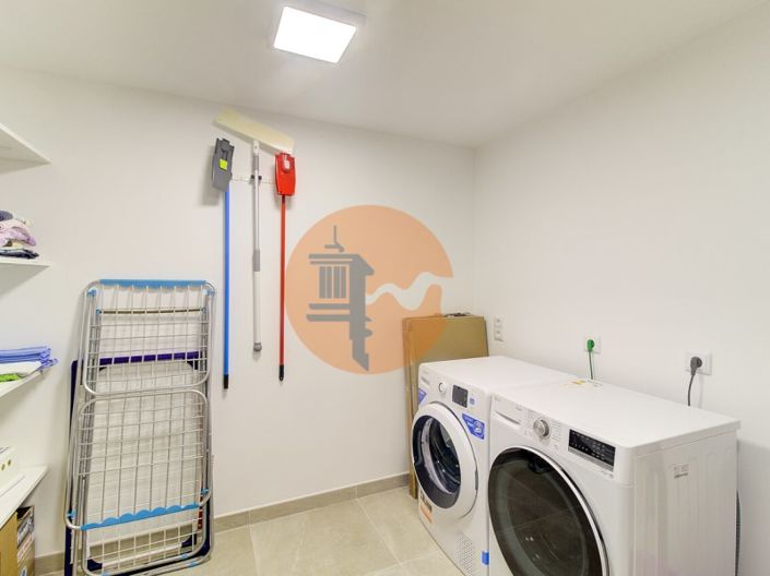 Image No.38-3 Bed House for sale