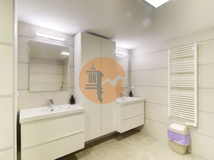 Image No.41-3 Bed House for sale