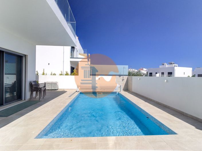 Image No.44-3 Bed House for sale