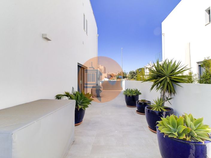 Image No.47-3 Bed House for sale