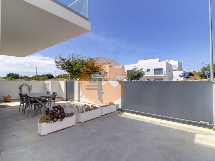 Image No.47-3 Bed House for sale