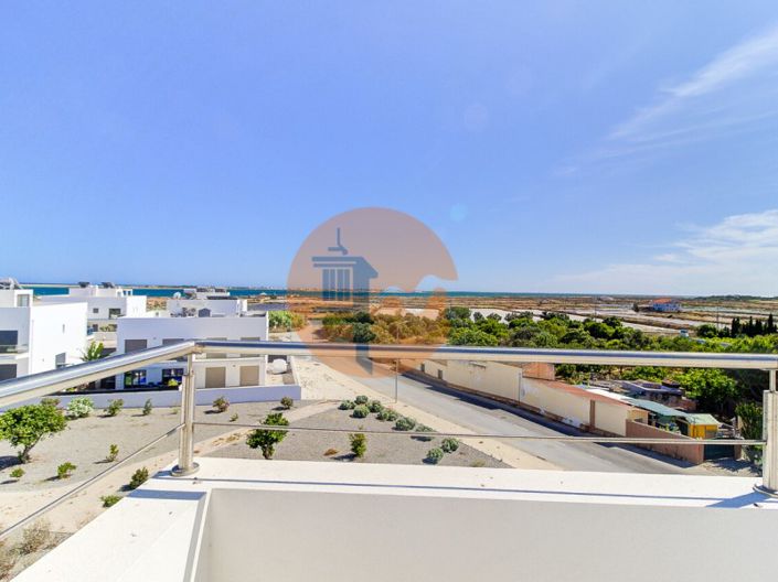 Image No.52-3 Bed House for sale