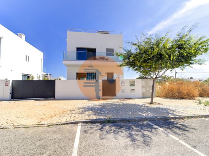 Image No.56-3 Bed House for sale