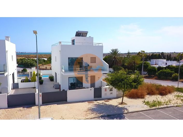 Image No.62-3 Bed House for sale