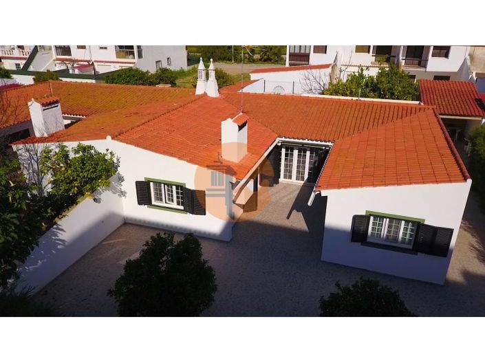 Image No.1-4 Bed House for sale