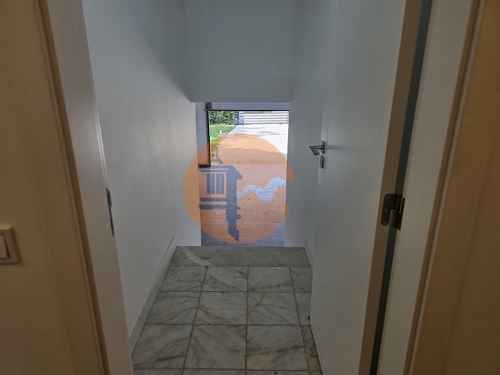 Image No.22-4 Bed House for sale