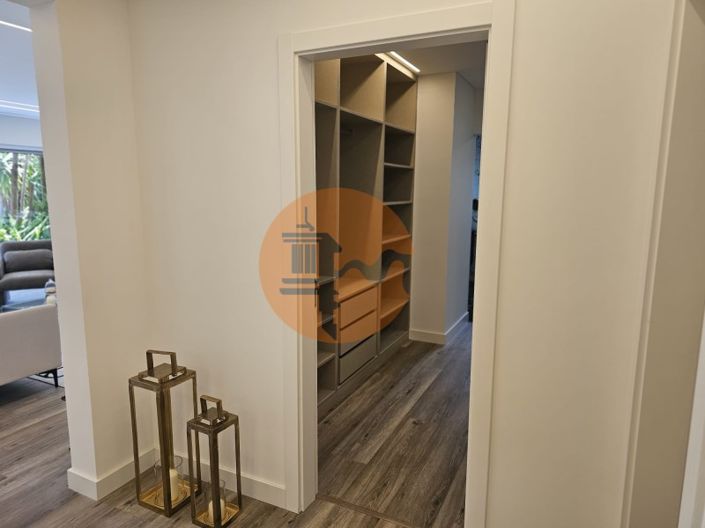 Image No.37-4 Bed House for sale