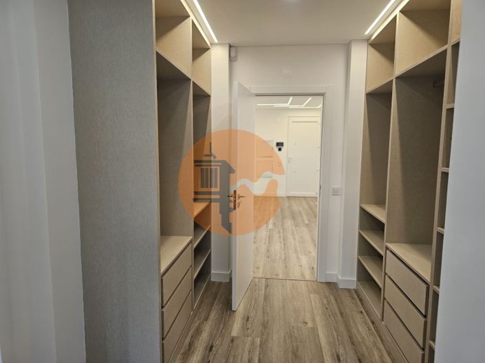 Image No.49-4 Bed House for sale