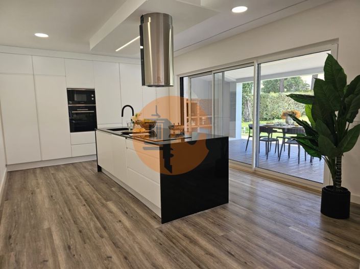 Image No.61-4 Bed House for sale