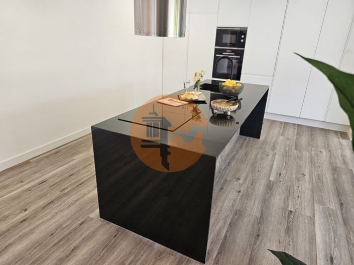 Image No.62-4 Bed House for sale