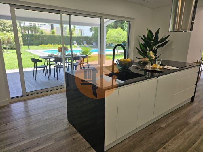 Image No.64-4 Bed House for sale