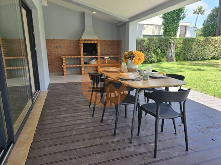 Image No.68-4 Bed House for sale