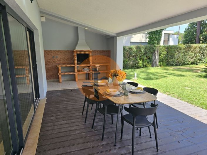 Image No.74-4 Bed House for sale