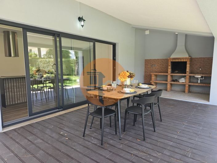 Image No.75-4 Bed House for sale