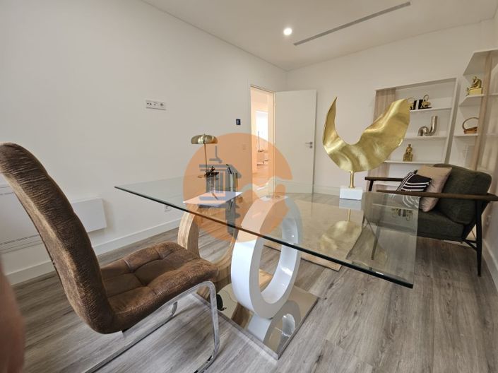 Image No.9-4 Bed House for sale