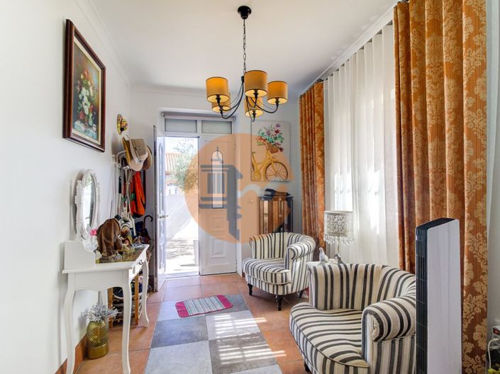 Image No.4-2 Bed House for sale