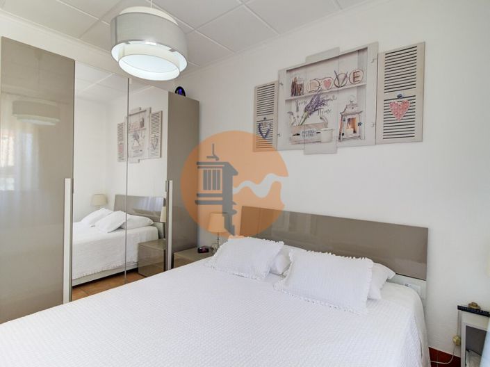 Image No.6-2 Bed House for sale