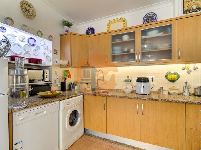 Image No.8-2 Bed House for sale