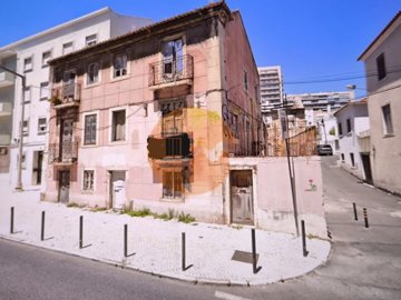 1 - Lisbon, Property