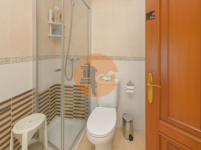 Image No.18-1 Bed House for sale