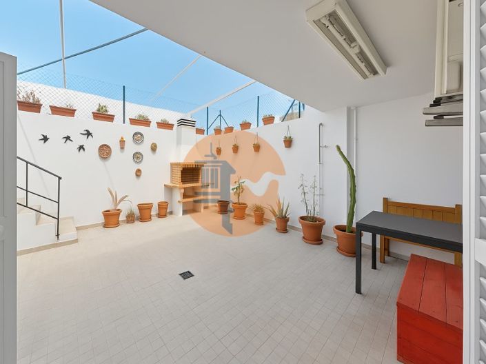 Image No.7-1 Bed House for sale