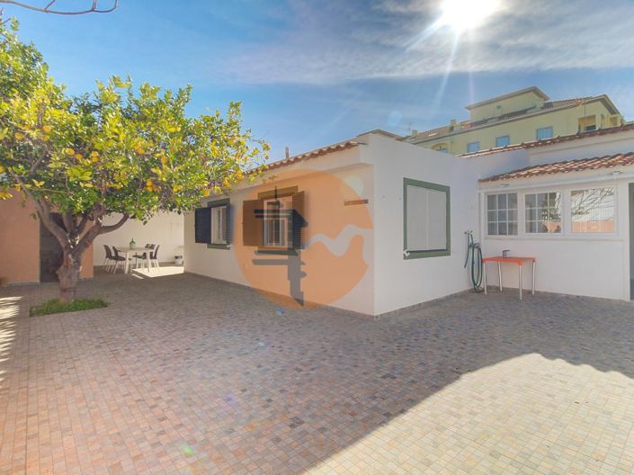 Image No.18-4 Bed House for sale