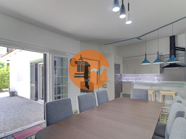 Image No.42-4 Bed House for sale